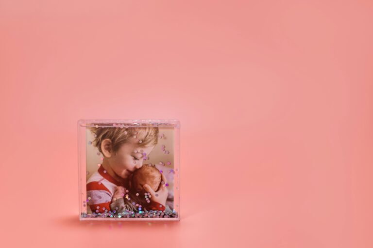 Creative family craft ideas - Photo by RDNE Stock project