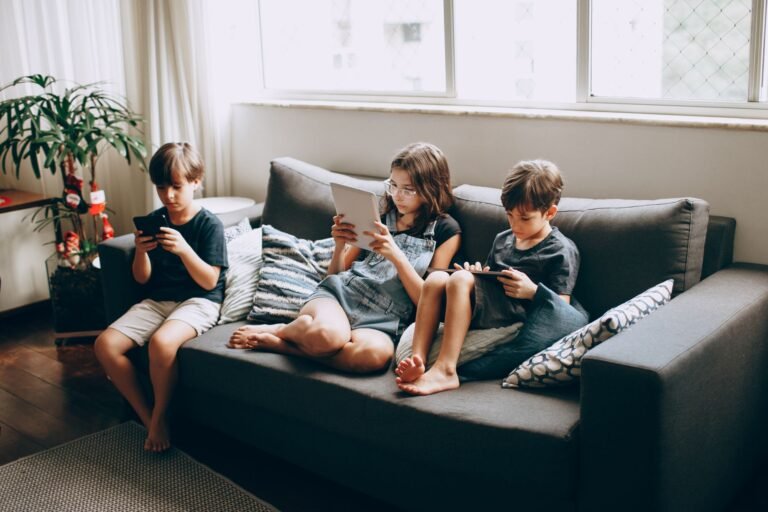Screen Time Limits Kids Ideas That Actually Stick (2026) - Family-Flourish