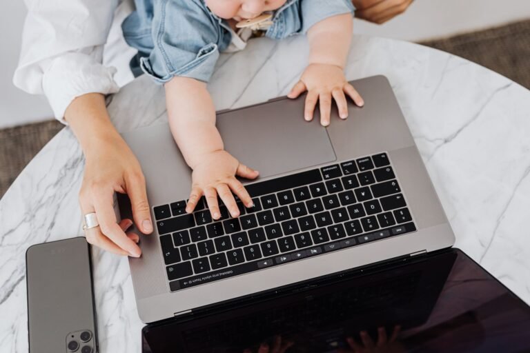 Screen Time Rules That Actually Work: A Parents Practical Guide - Family-Flourish