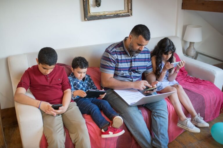 7 Expert-Approved Screen Time Boundaries That Actually Work for Modern Families - familyflourish