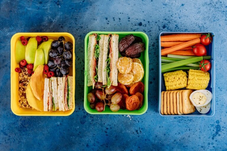 A bright lifestyle photo depicting toddler lunch box ideas 30 no cook meals under 10 minutes daily.