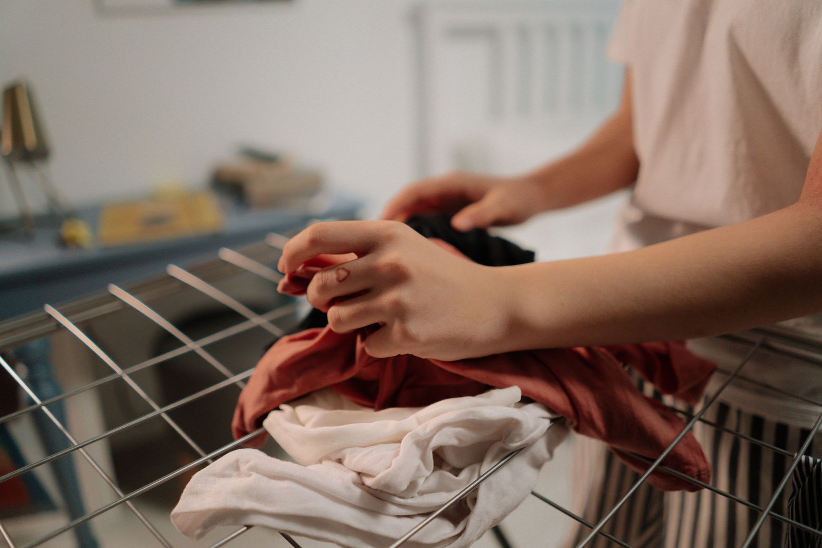 The Evening Tidy-Up Sprint — 5 Simple Daily Rituals That Will Transform Your Family Life in 2026